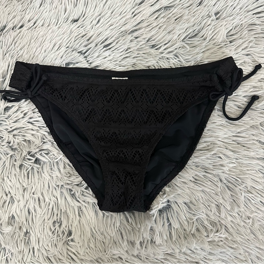 5/$15 NWOT Arizona Jean Co Crochet Bikini Bottom